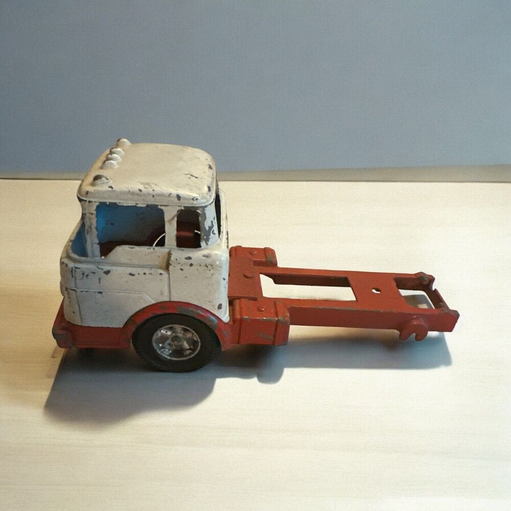 VTG HUBLEY Ford Cabover Dump Truck Tipper 1490 White & Red Toy MADE IN USA Read